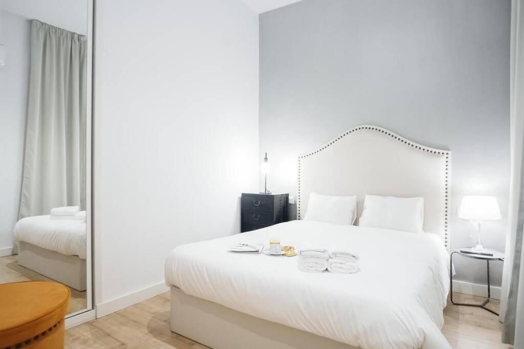 Apartamentos Plaza De Pedro Zerolo III Madrid Exterior foto