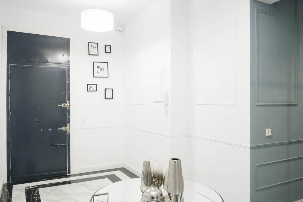 Apartamentos Plaza De Pedro Zerolo III Madrid Exterior foto