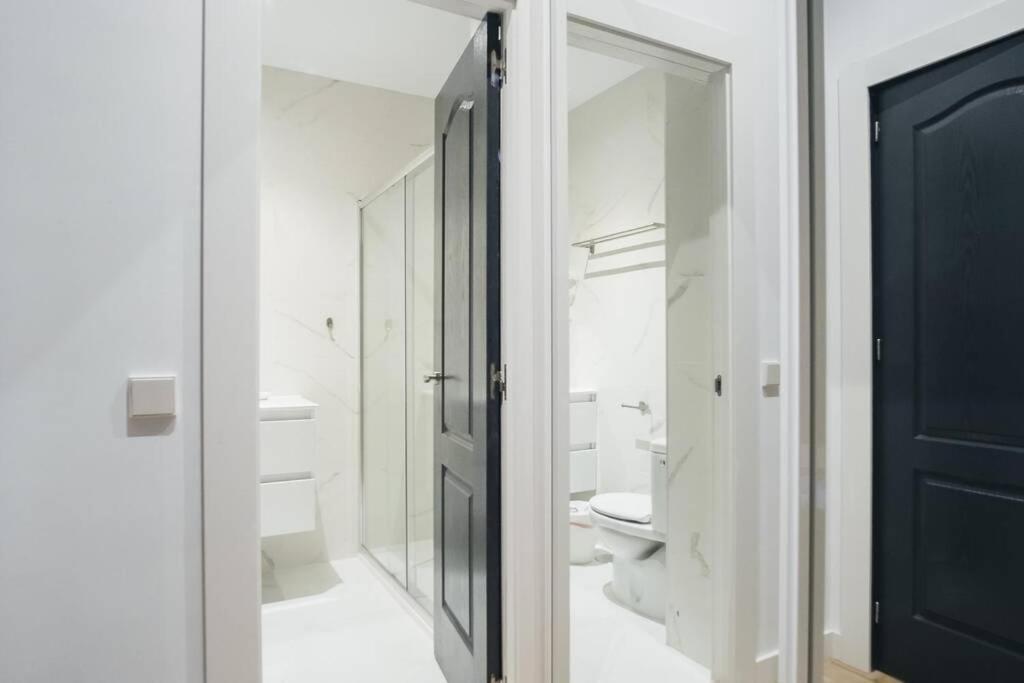 Apartamentos Plaza De Pedro Zerolo III Madrid Exterior foto